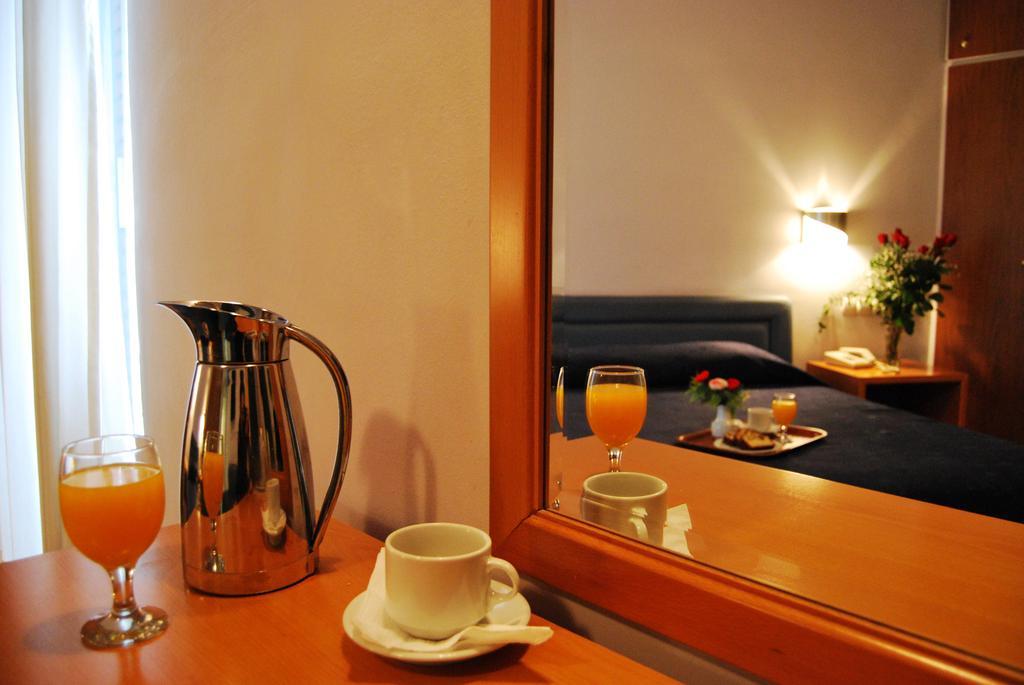 Iniohos Hotel Αθήνα Εξωτερικό φωτογραφία