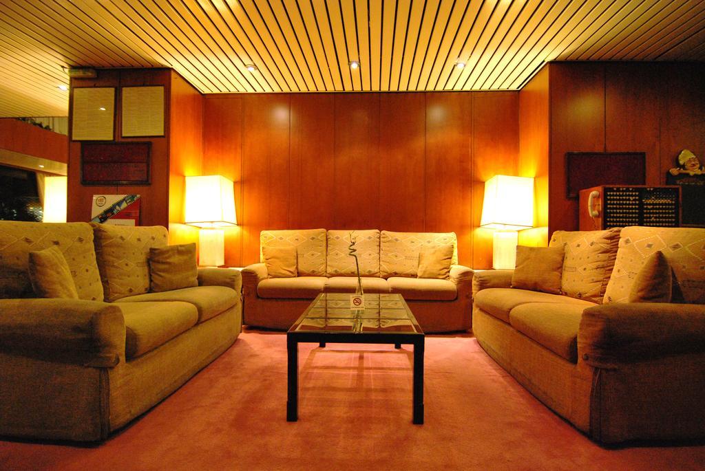 Iniohos Hotel Αθήνα Εξωτερικό φωτογραφία
